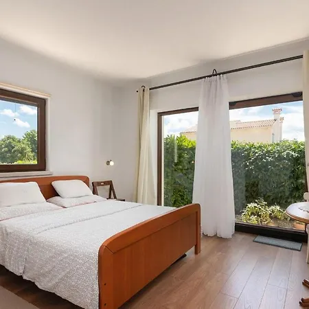 Holiday home Nira