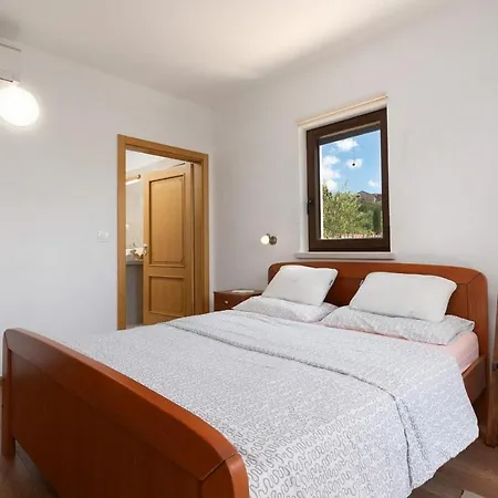 Nira Holiday home