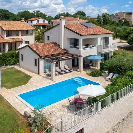 Holiday home Nira *