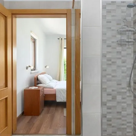 Nira Holiday home