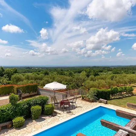 Nira Holiday home Visnjan