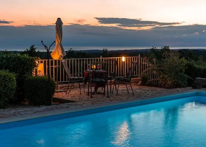 Tatil Evi Nira